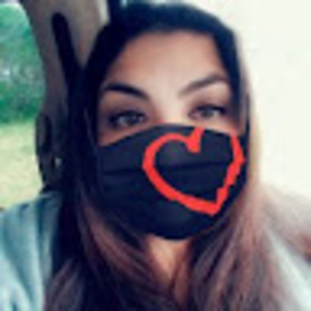 Meet your Posher, Cinthia